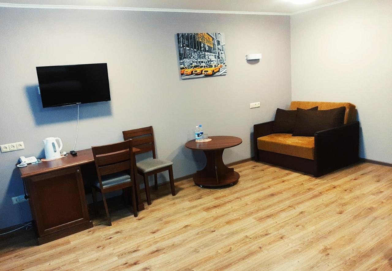 Tourist Hotel Харьков Экстерьер фото