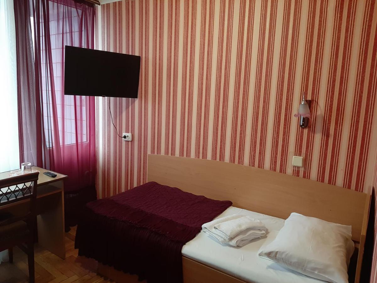 Tourist Hotel Харьков Экстерьер фото