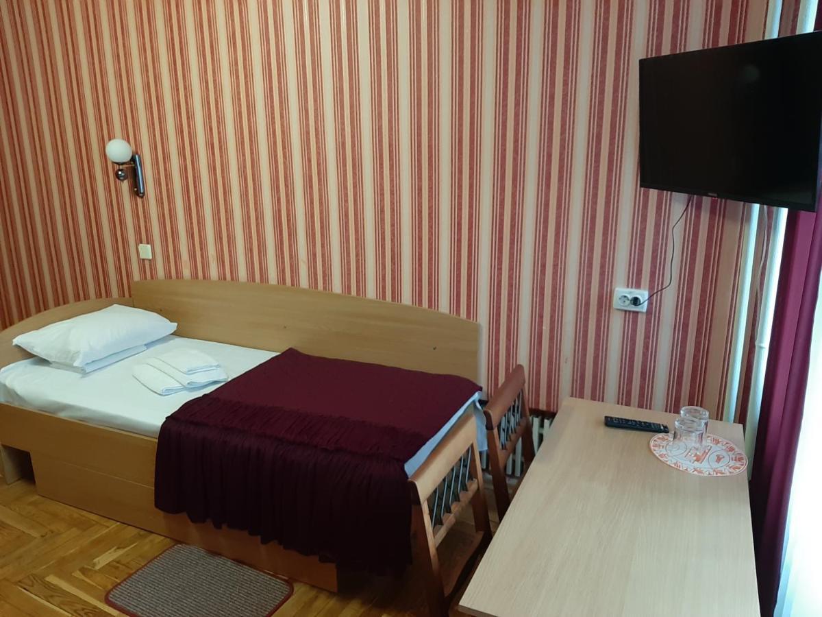 Tourist Hotel Харьков Экстерьер фото