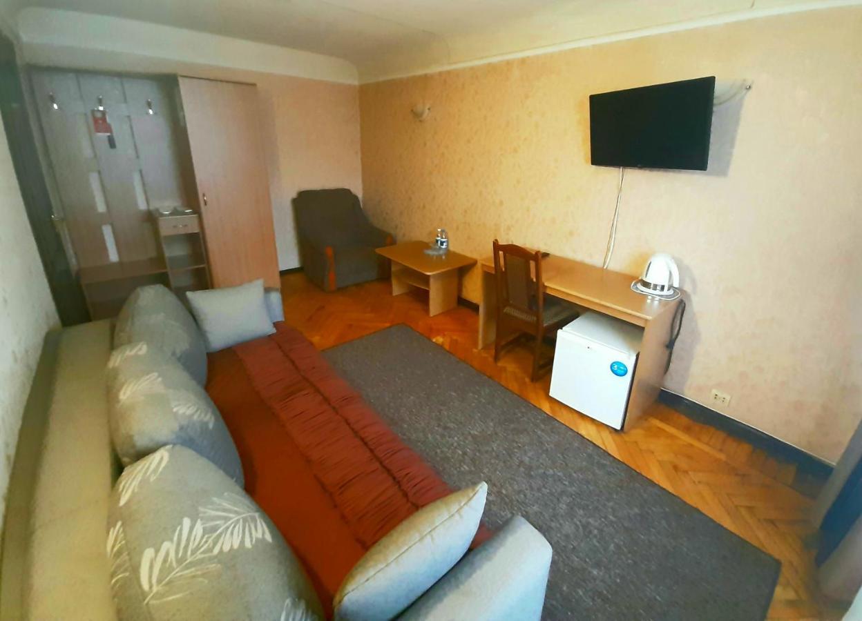 Tourist Hotel Харьков Экстерьер фото