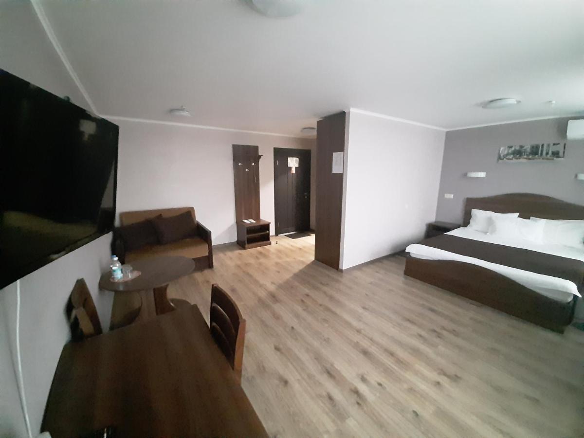 Tourist Hotel Харьков Экстерьер фото
