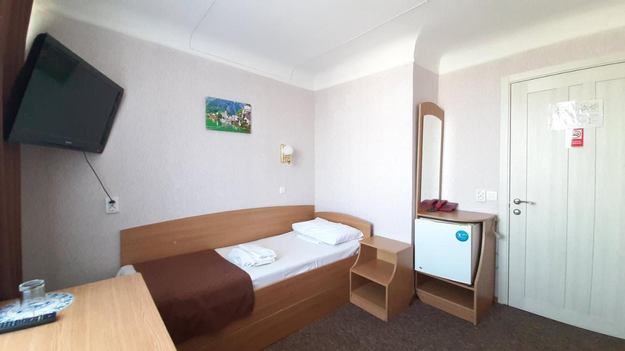 Tourist Hotel Харьков Экстерьер фото