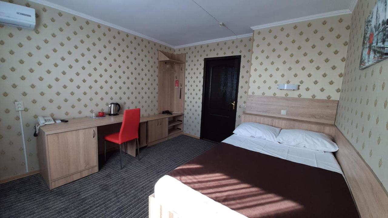 Tourist Hotel Харьков Экстерьер фото