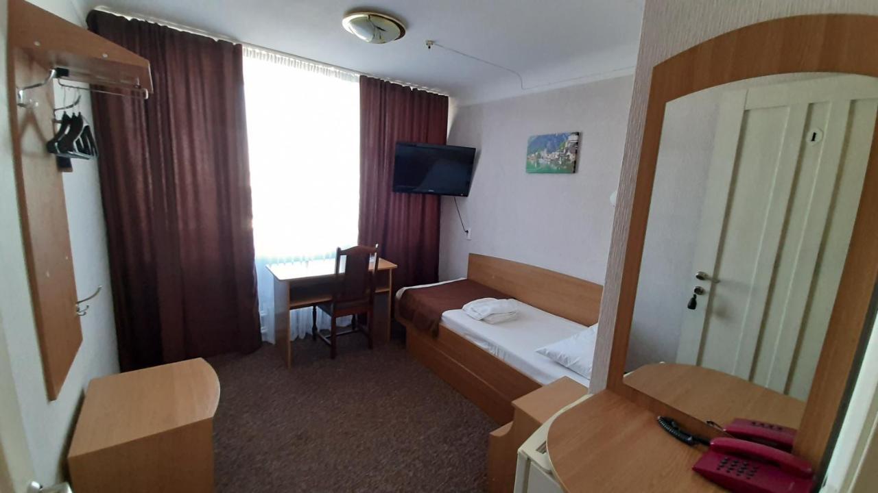 Tourist Hotel Харьков Экстерьер фото